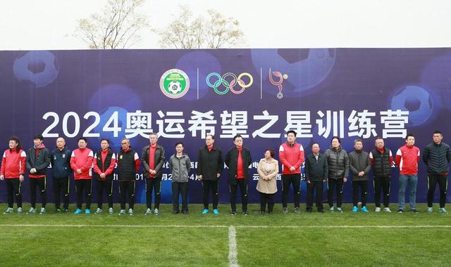 意大利转会专家、FIFA经纪人达里奥-卡诺维认为，奥斯梅恩会在明年6月转会离队。